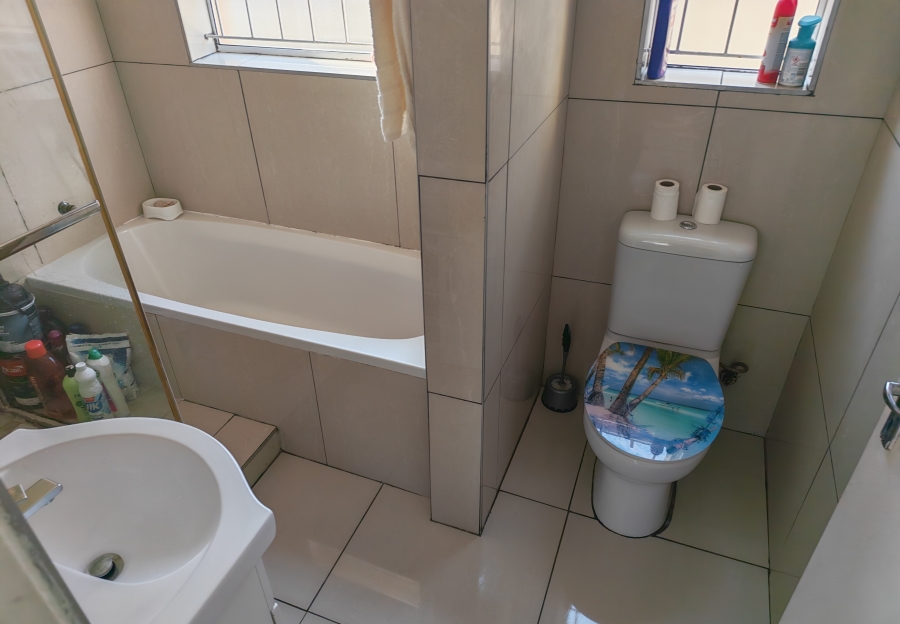 4 Bedroom Property for Sale in Broadlands Village Western Cape